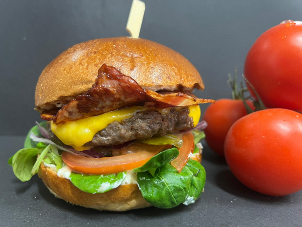 Obrázok jedla Hovädzí burger so slaninkou